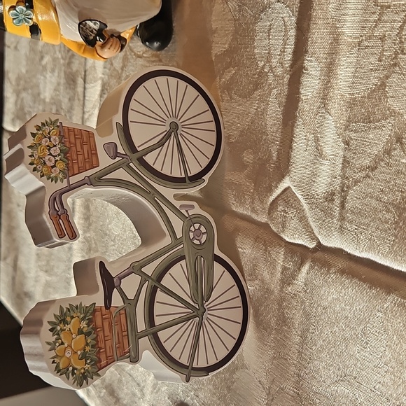 📣Yellow and Black Gnome Spring Decor Set - Picture 2 of 11